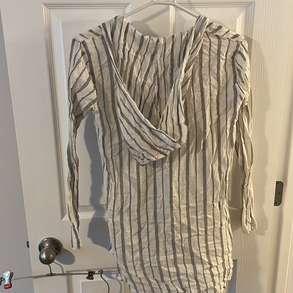 Medium Billabong Linen Swim Cover Up - Picture 2 of 2